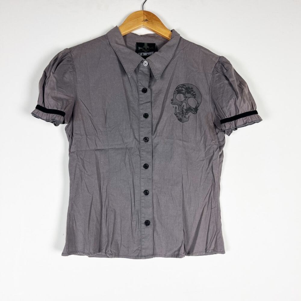 Lip Service grey skull short sleeve button shirt vintage y2k goth Size Small